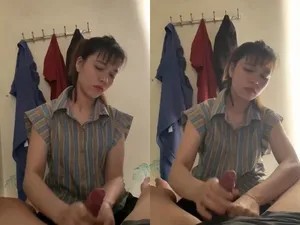 Anh trai đi vắng, ép vợ của anh trai sục của cặc cho mình xuất tinh